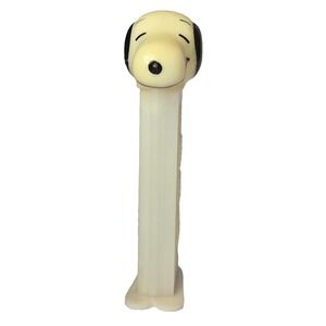 VINTAGE PEZ PEANUTS "SNOOPY" WHITE DISPENSER WITH FEET COLLECTIBLE‎ EUC